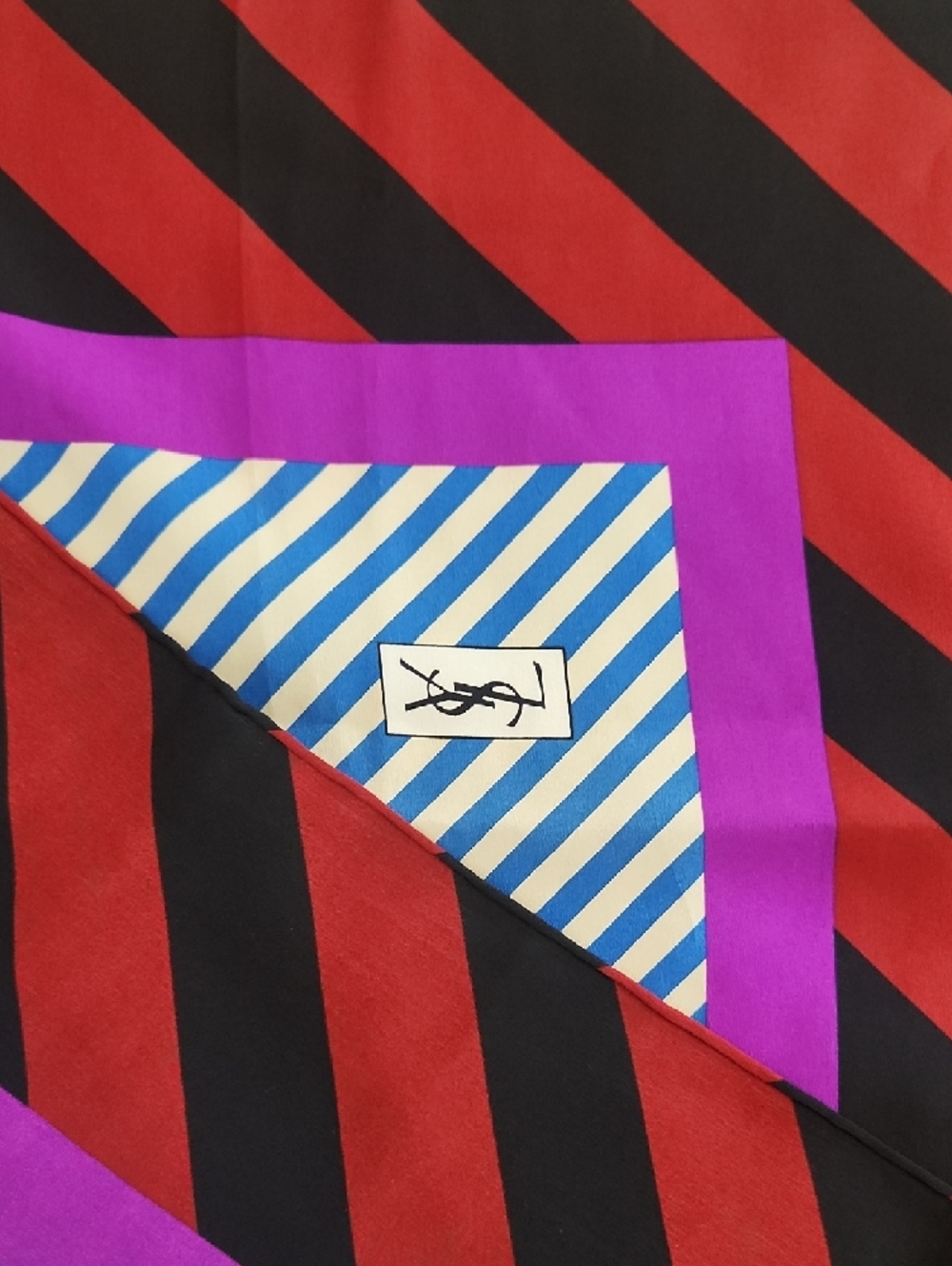 Vintage Yves Saint Laurent Rive Gauche scarf made of multicolored silk - Picture 6 of 6